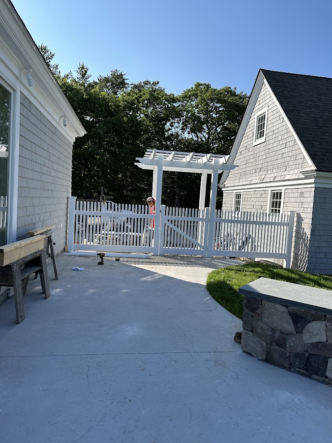 New England landscaping& fence inc