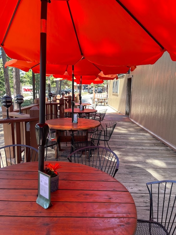 Gus' BBQ Tahoe & Gaviota Gaming Lounge