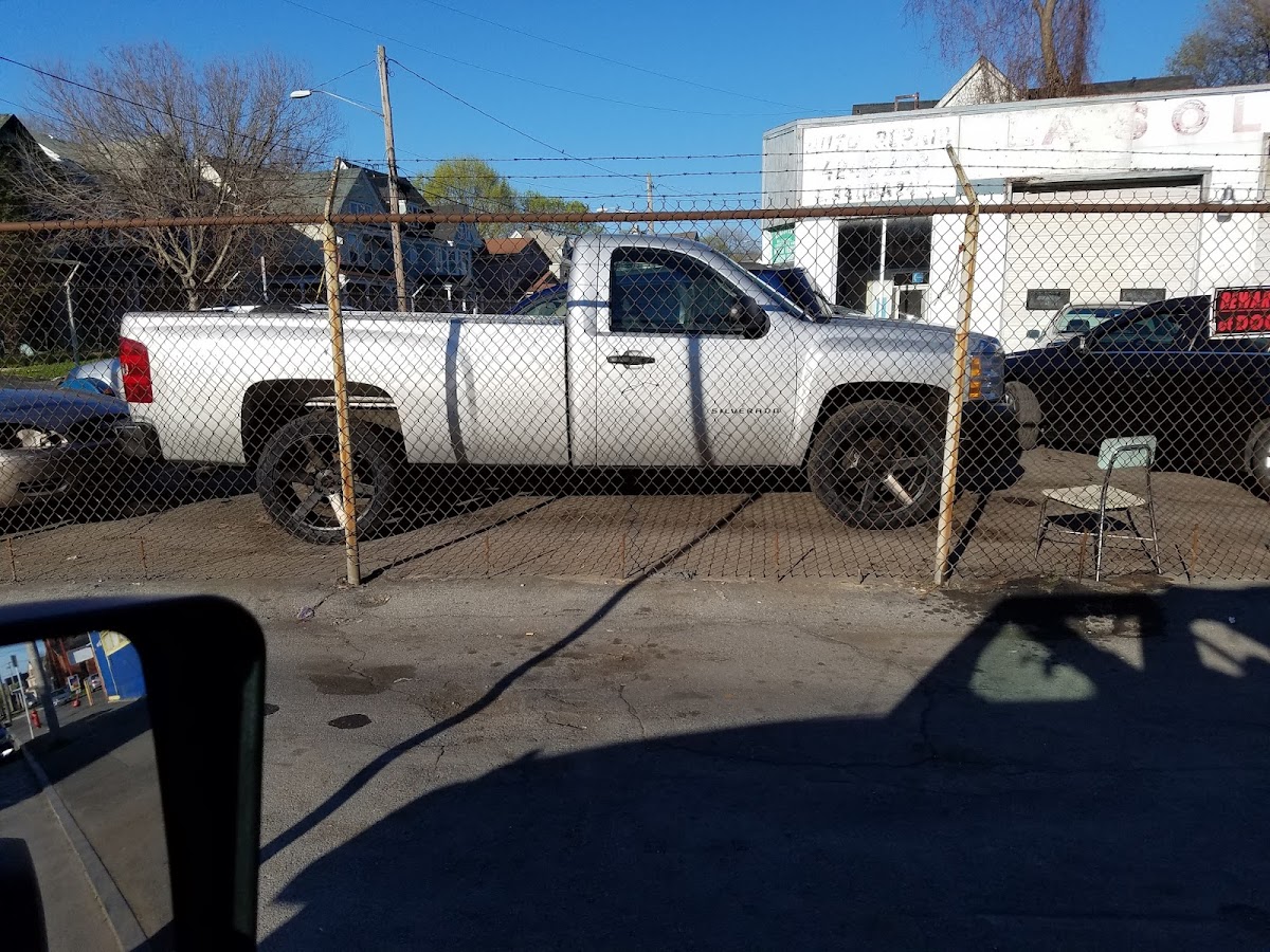 La Solucion Automobile Repair