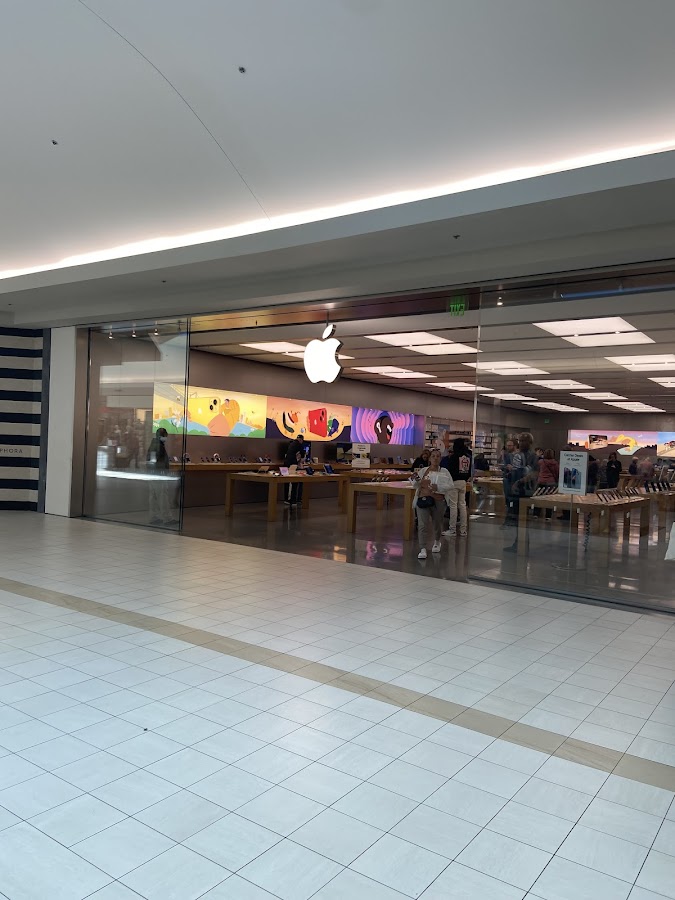 Apple Lynnhaven Mall