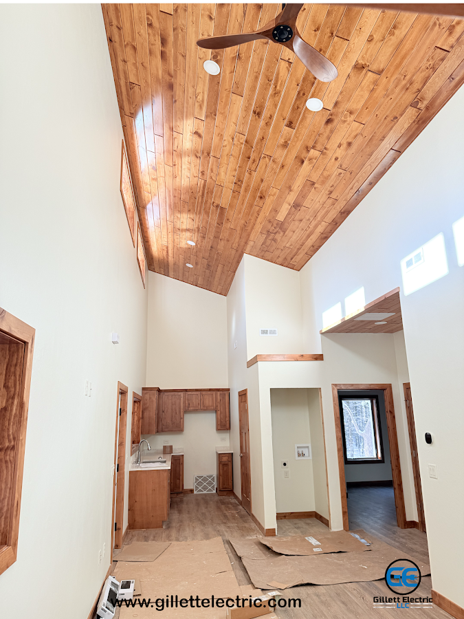 Gillett Electric LLC