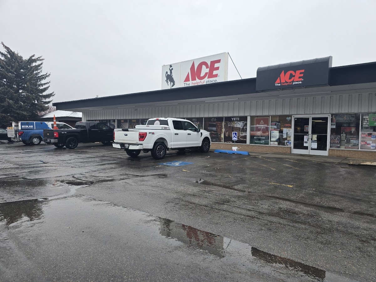 Cazin's Ace Hardware