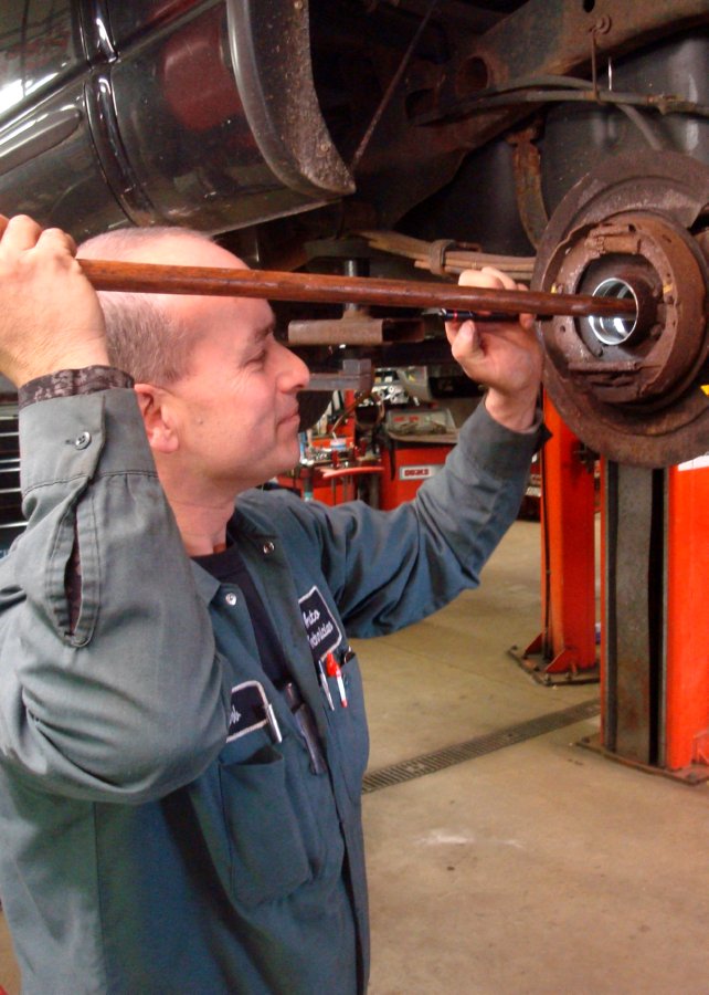 Auto Technicians