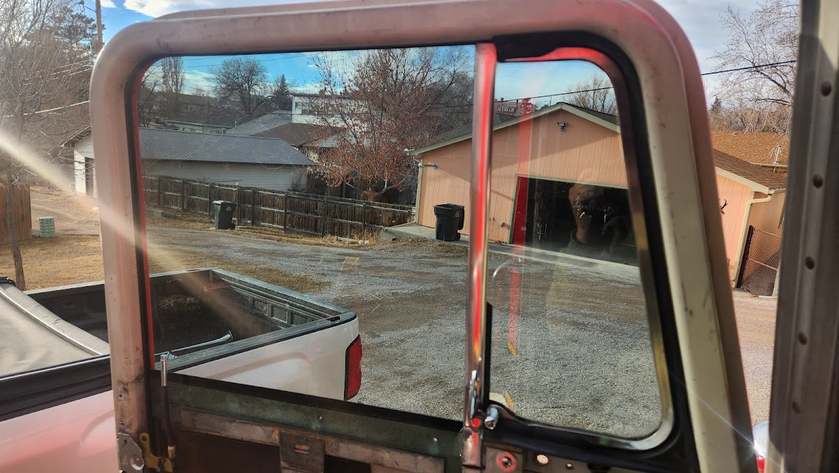 NOVUS Glass of Gillette