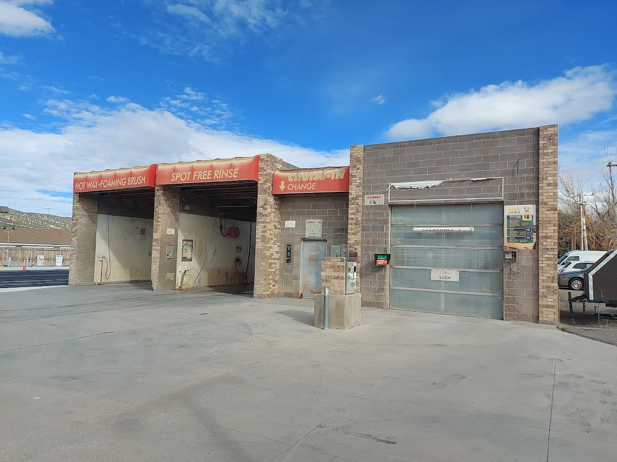 Cruise-In Car Wash & Mini Lube - Cruise-In Car Wash & Mini Lube Engine Diagnostics in Ely, NV photo
