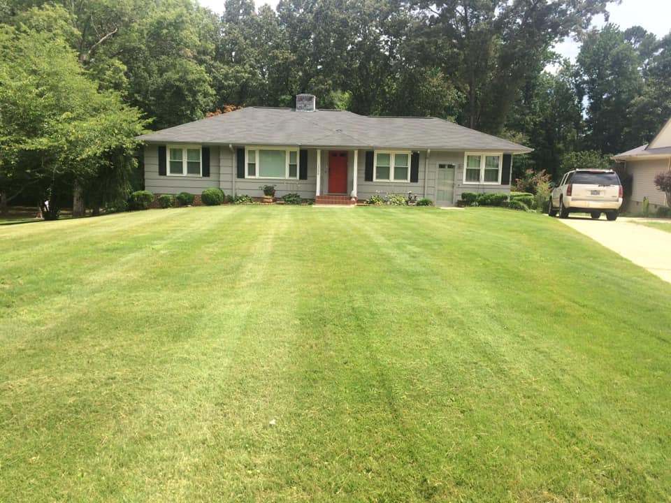 Life Lawns and Landscaping