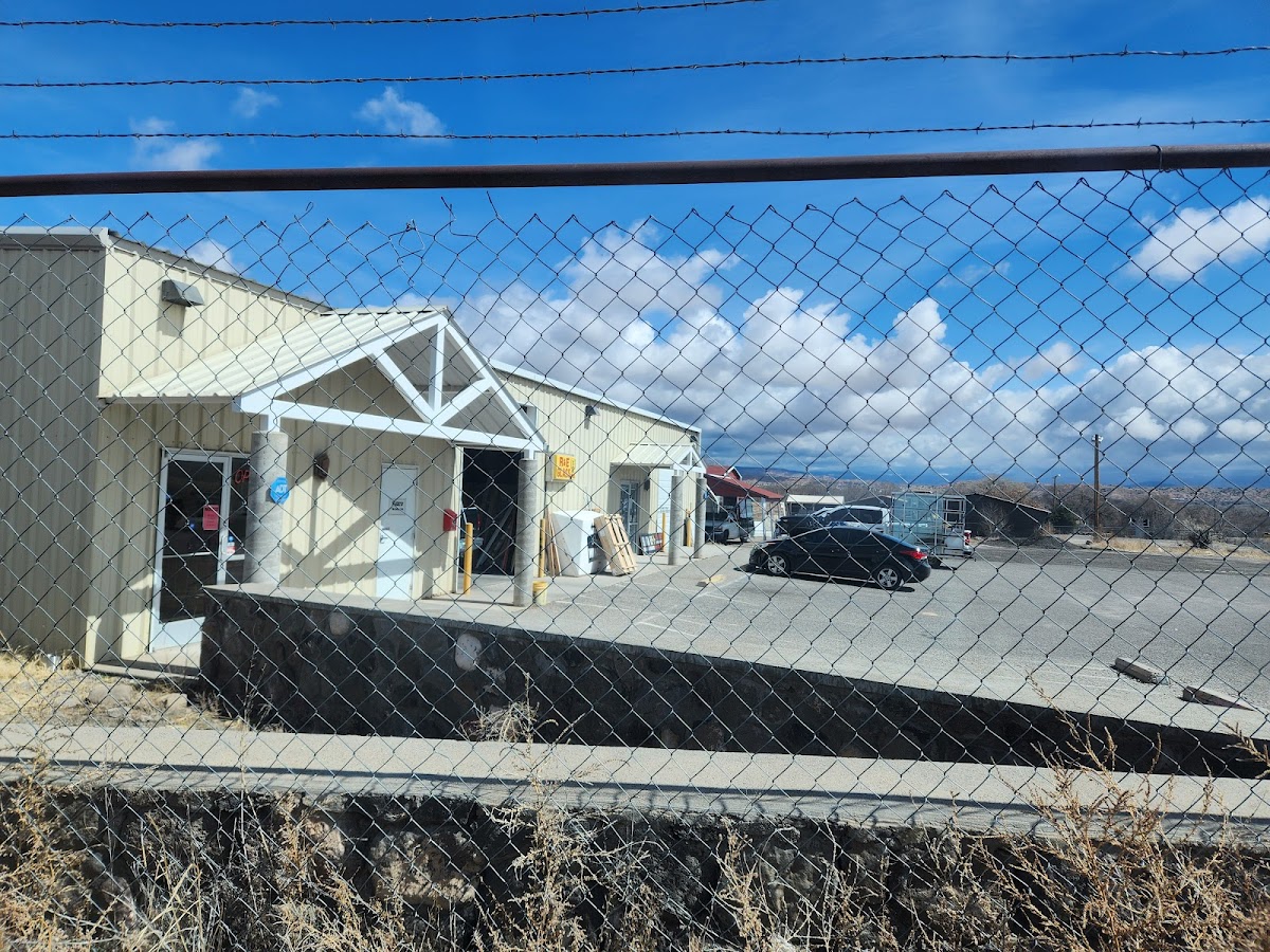 R & E Glass Co