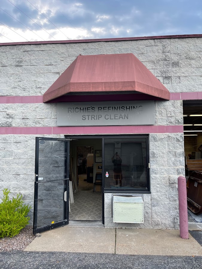 Richies Refinishing and Remodels