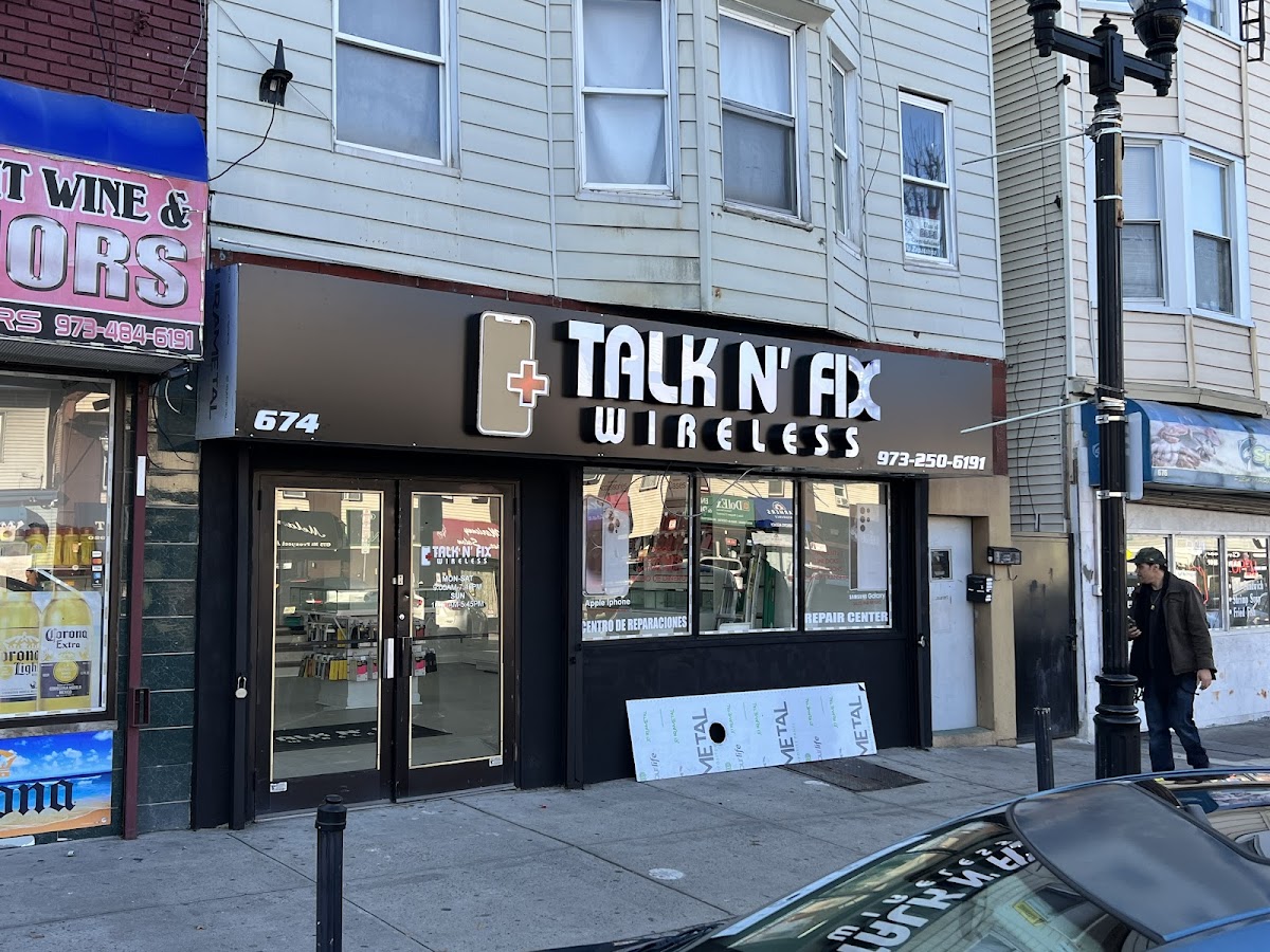 Talk N Fix Wireless – North Newark