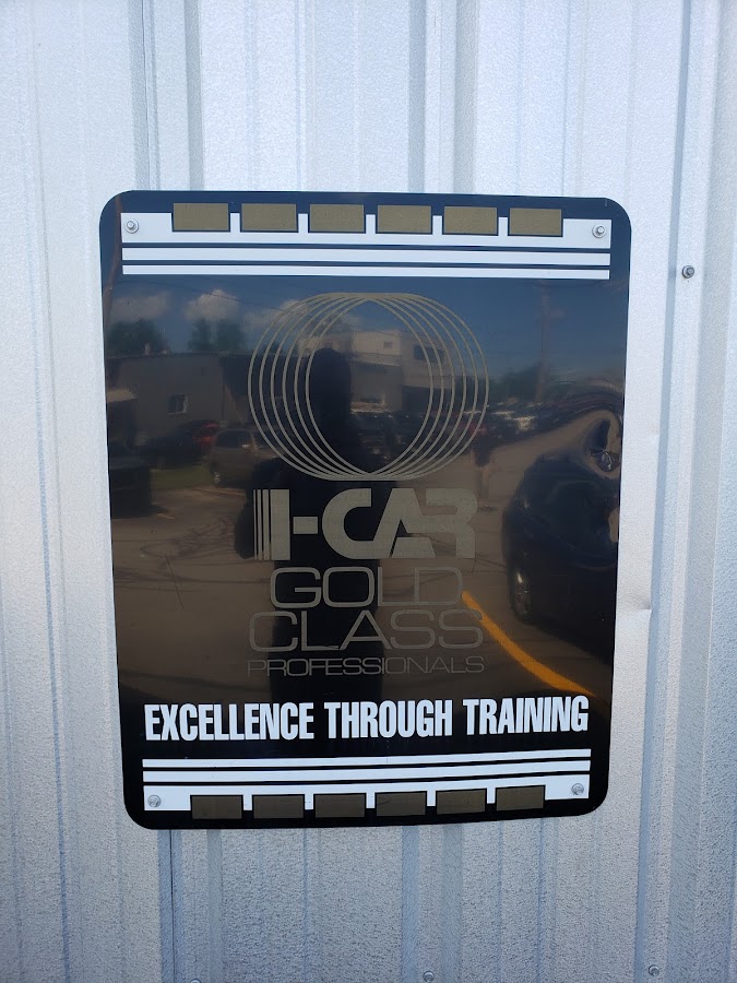 Irwin Automotive Body Shop and Collision Center (Bisson Avenue)