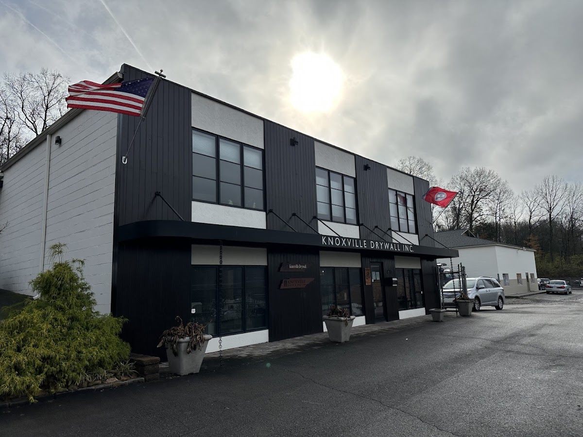 Knoxville Door and Shutter