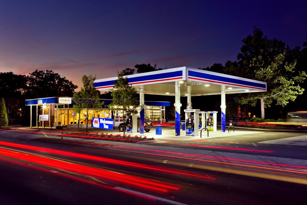 Almond's Automotive at City Line Marathon