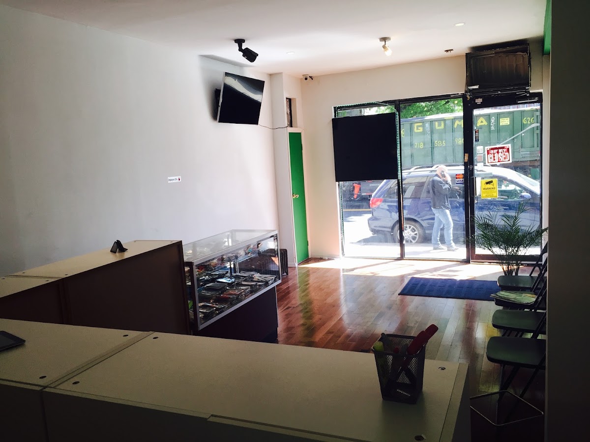 Ozo Geeks - Mobile Laptop & Macbook Repair Service Store