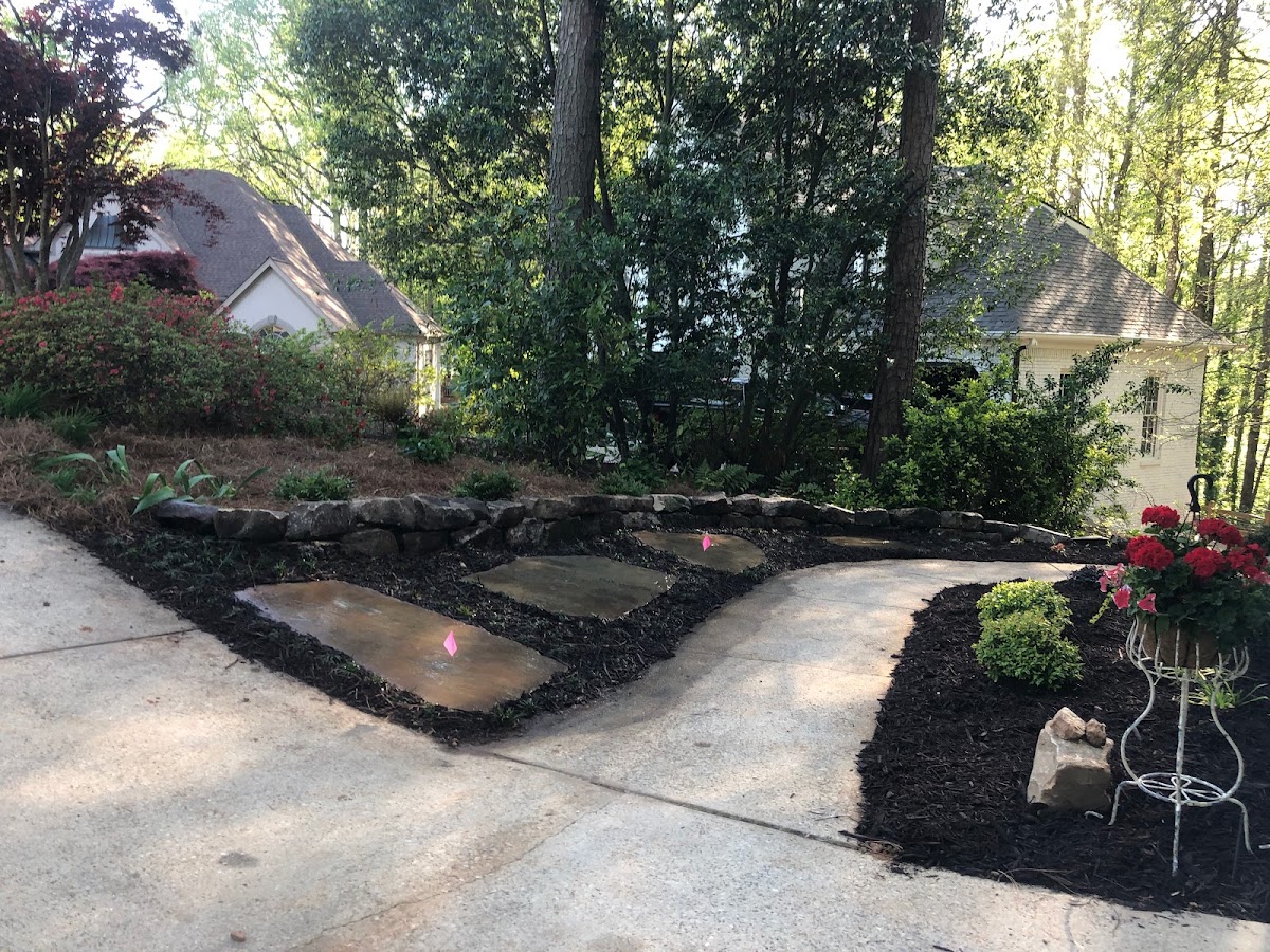 Verde Verde Lawn Works & Design Studio