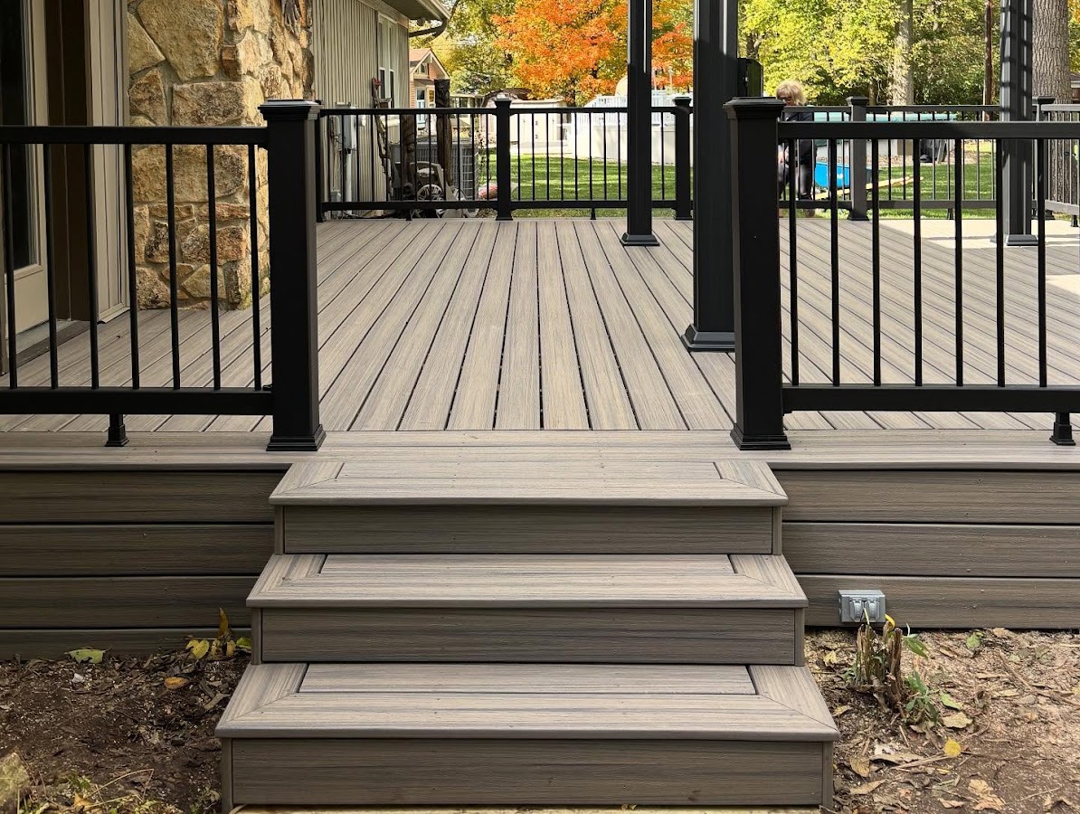 Colucci Construction - Fence and Deck