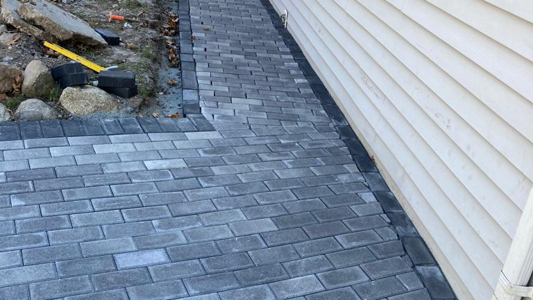 R & son Construcction fence £ Landscaping inc