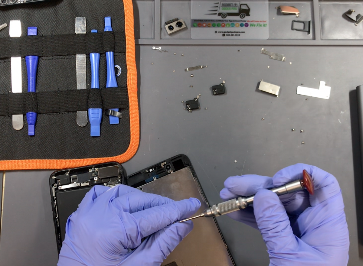 Gadget Geeks Pro (TOTAL WIRELESS)