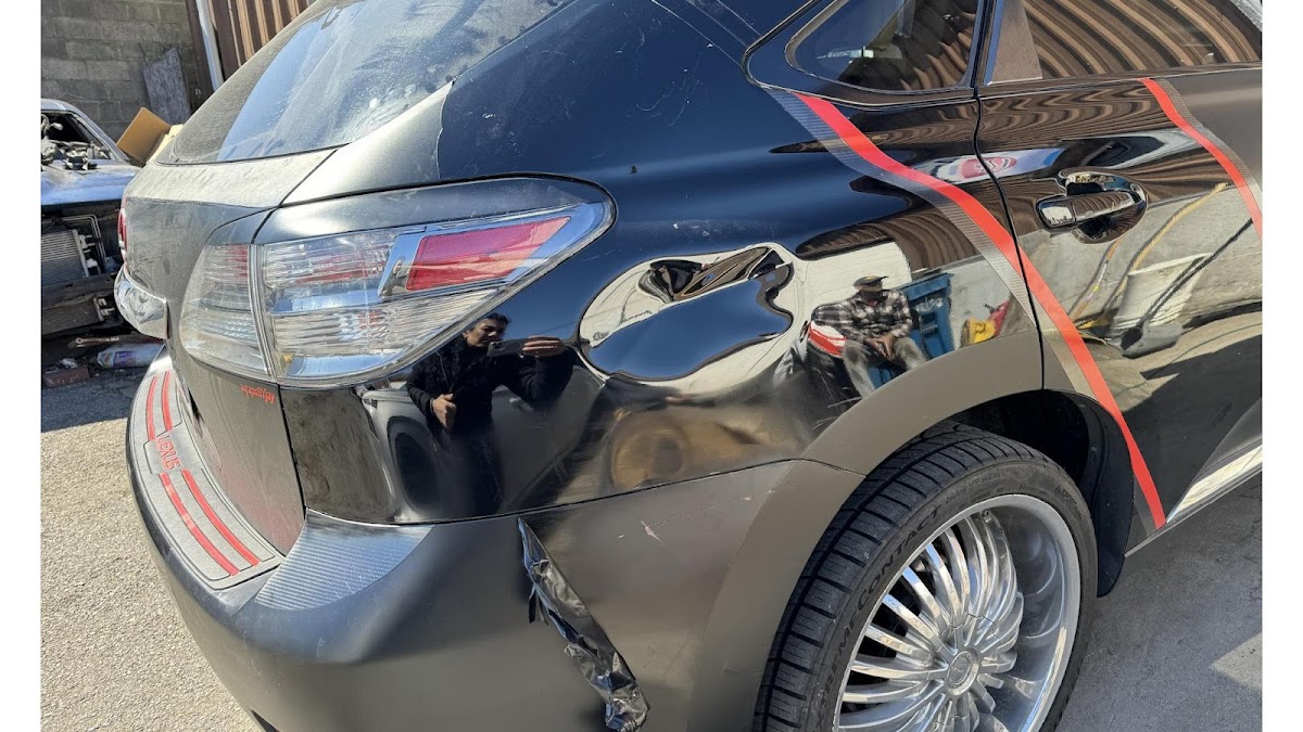 El Arca J Auto Body Repair