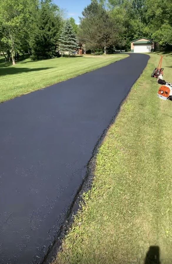 Lamms seal coating LLC - Lamms seal coating LLC Driveway Repair in Cincinnati, OH photo