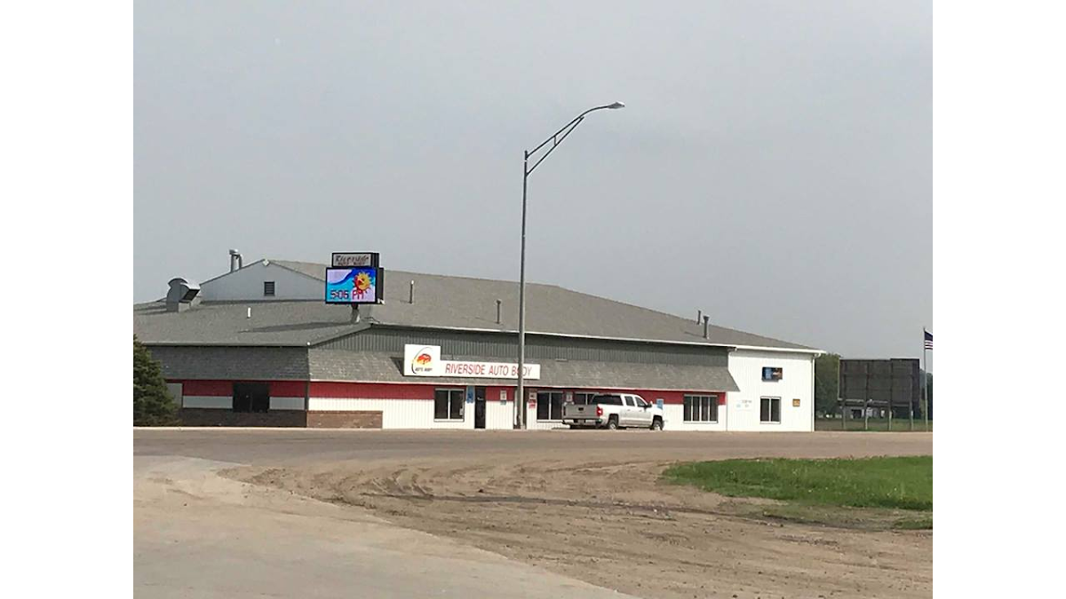 Riverside Auto Body
