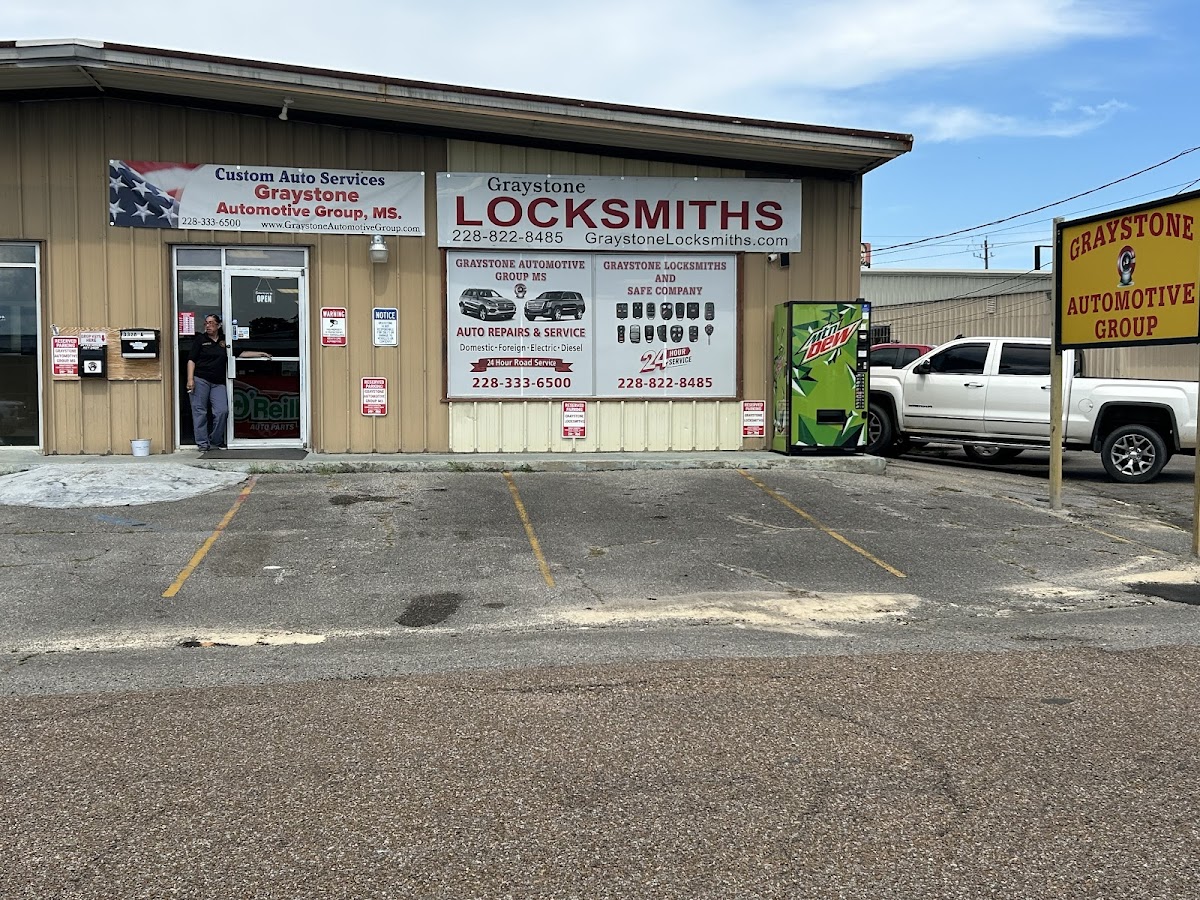 GRAYSTONE ROADSIDE ASSISTANCE - GRAYSTONE ROADSIDE ASSISTANCE Tire Repair in Gulfport, MS photo