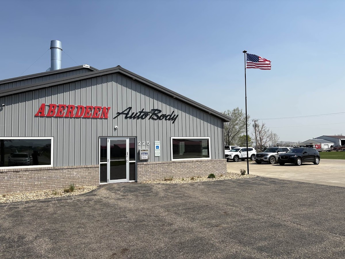 Aberdeen Auto Body - Aberdeen Auto Body Window Repair in Aberdeen, SD photo