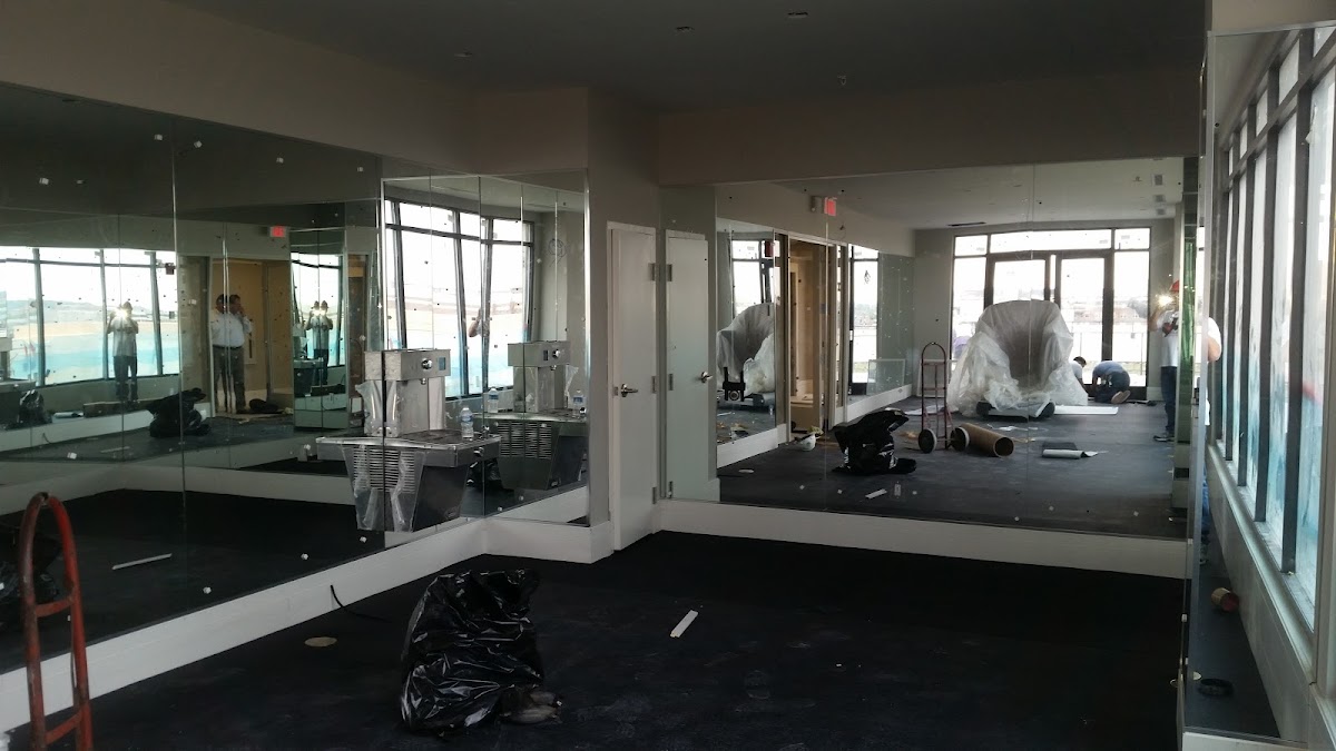 Top Notch Glass & Mirror LLC