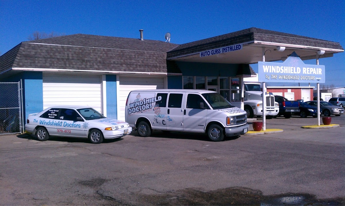 The Windshield Doctors - The Windshield Doctors Shower Door Repair in Norfolk, NE photo