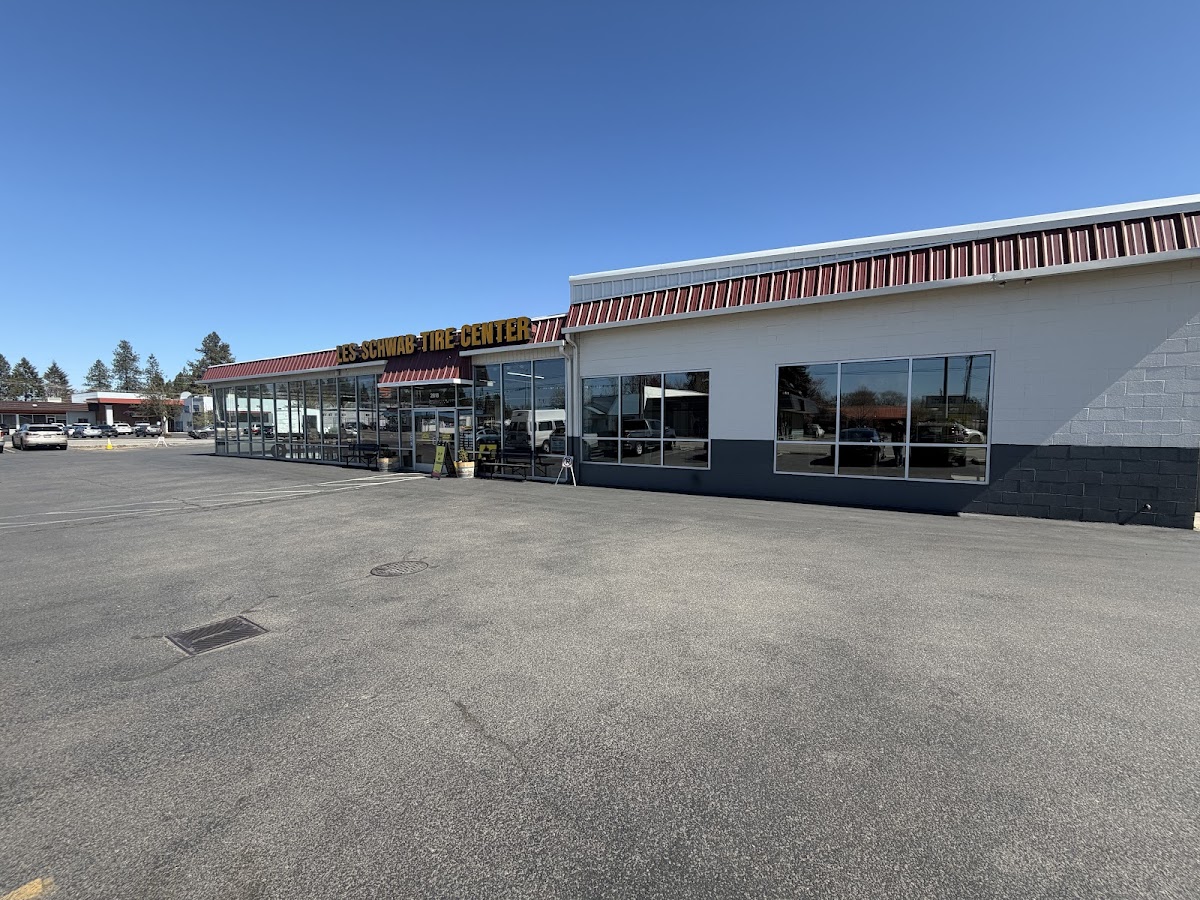 Les Schwab Tire Center