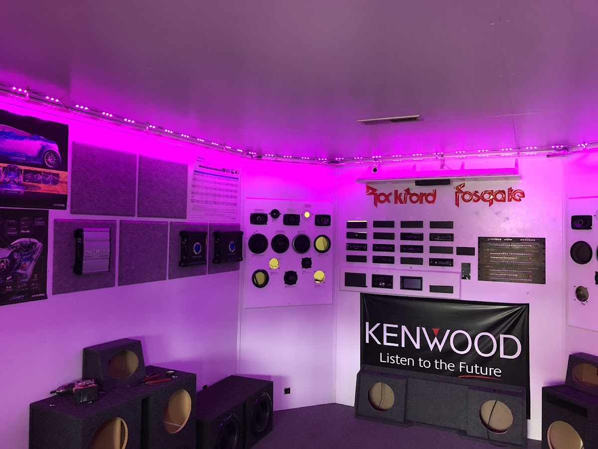 Custom Car Stereo - Custom Car Stereo Oven Repair in Owensboro, KY photo