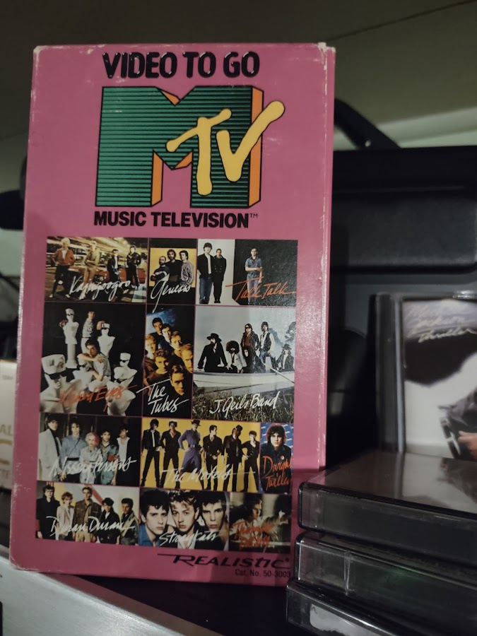 Retro Gamer - Mr. Robot Shop