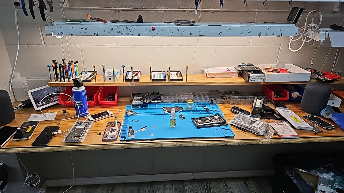 iRepair4U LLC - iRepair4U LLC Charging Port Repair in Jackson Township, NJ photo