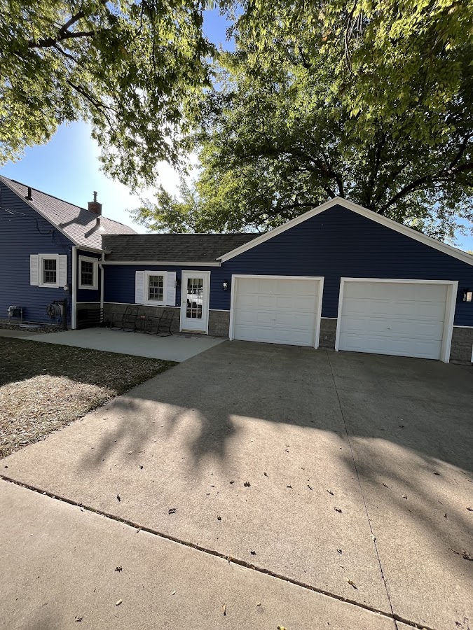 ROYAL CROWN RESTORATION - ROYAL CROWN RESTORATION Roof Repair in Waterloo, IA photo