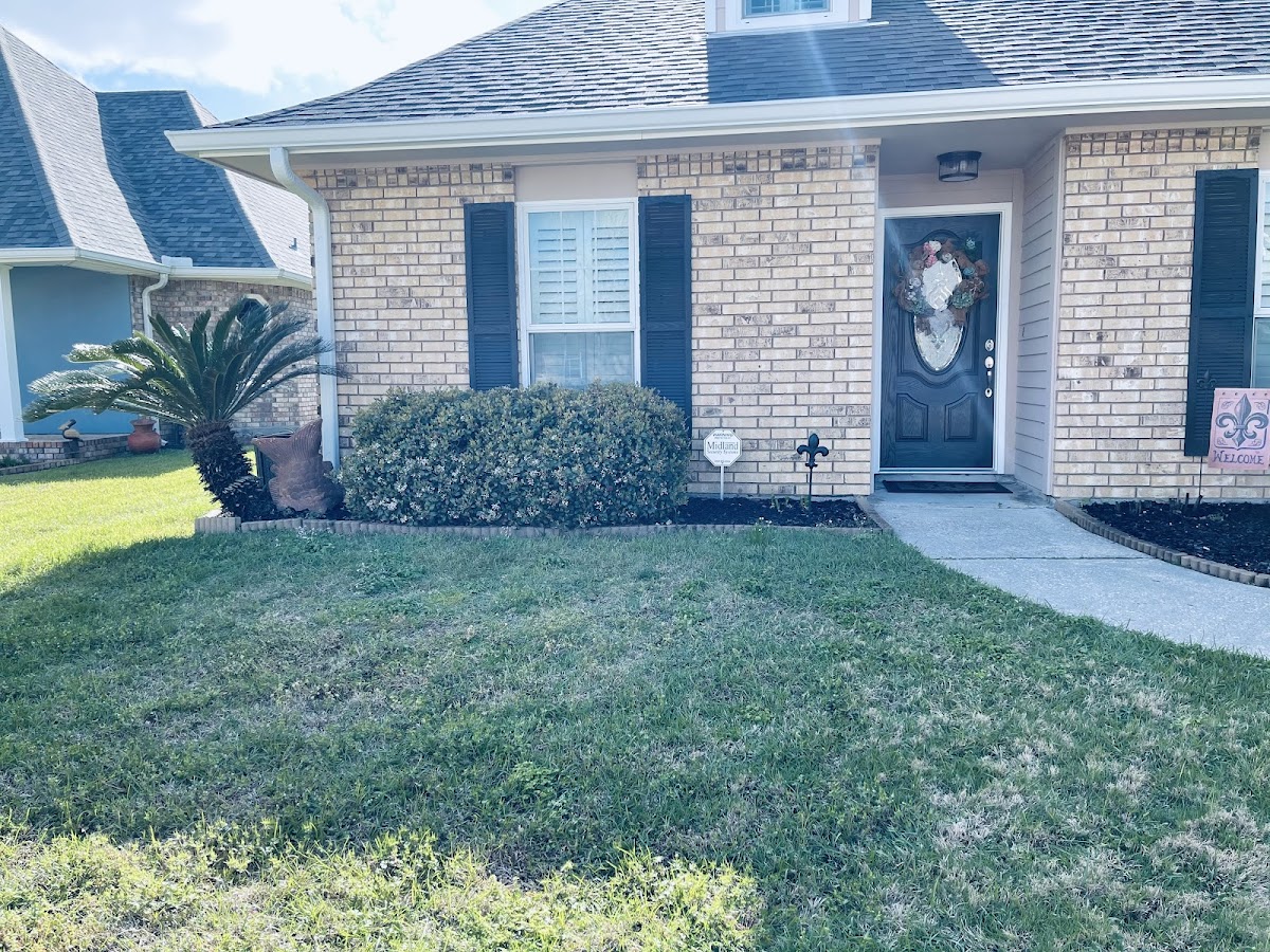 DJ's Lawn Care and Professional Landscaping Service