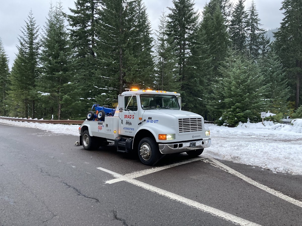 Brads Auto Repair & Towing