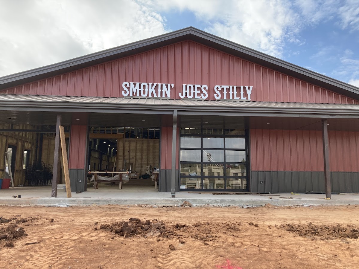 Smokin' Joe's Stilly and The Pit Volleybar