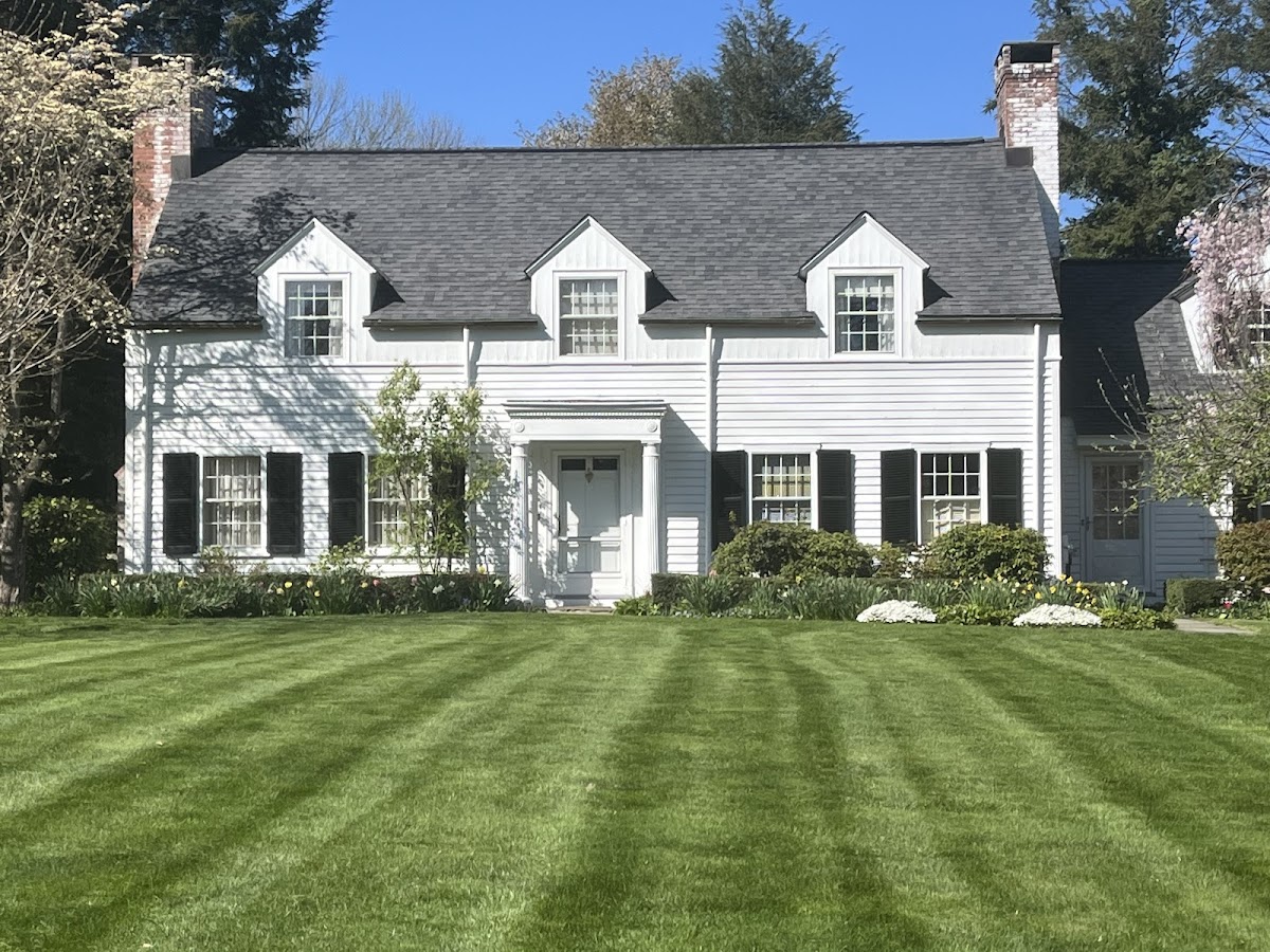 BLUE TRAIL LAWN CARE