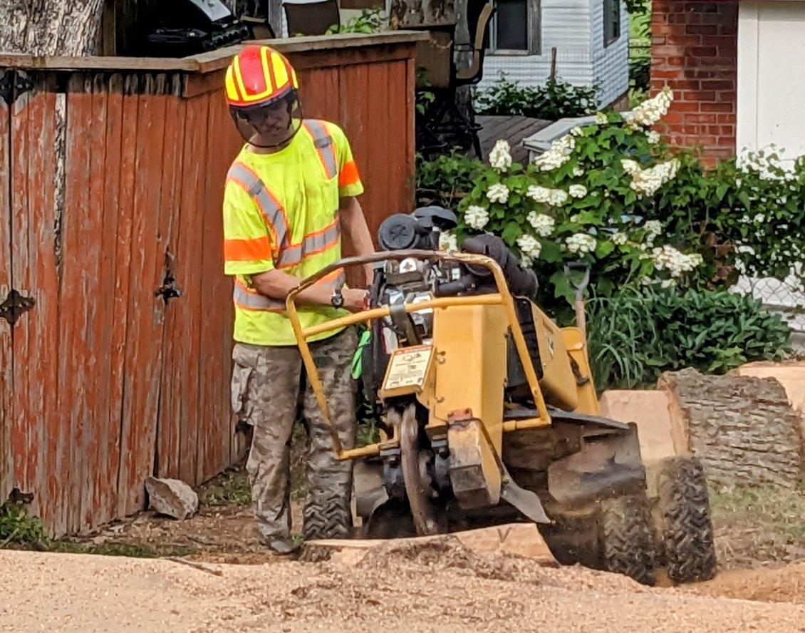 Veld Bros Lawn Care & Stump Removal