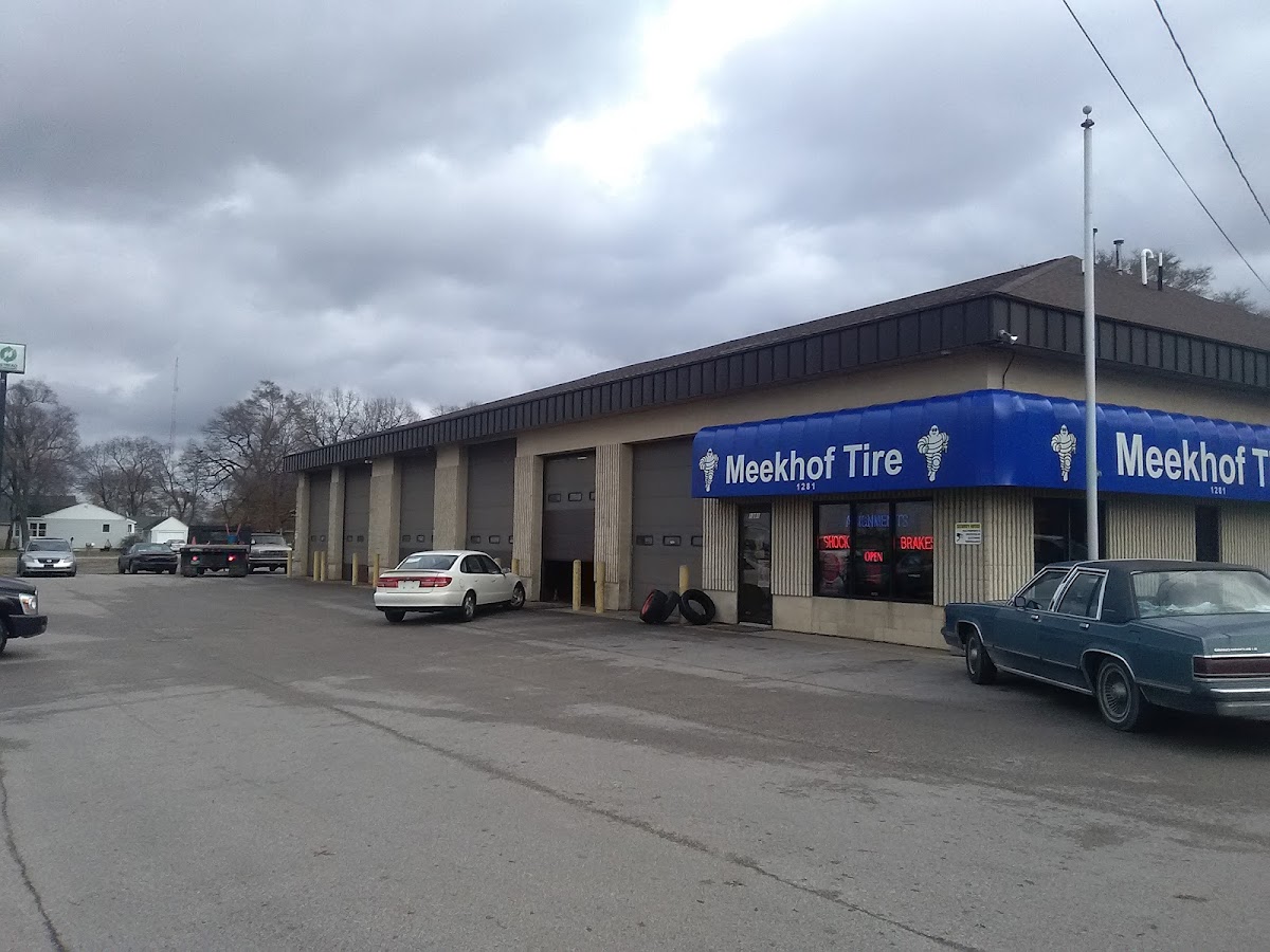 Bauer Built Tire & Service - Bauer Built Tire & Service Tire Repair in Muskegon, MI photo