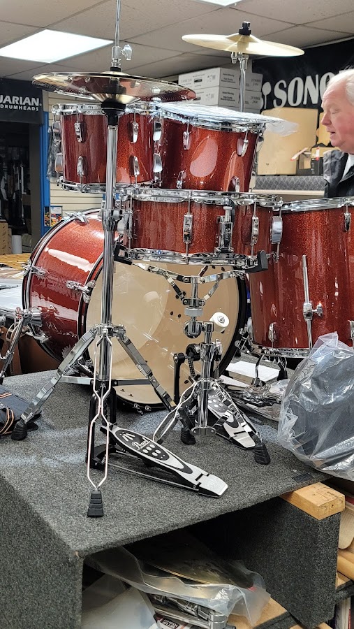 A & R Music - A & R Music Instrument Repair in Lincoln Park, MI photo