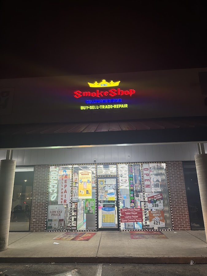 Kings’s cell phone repair and smoke shop