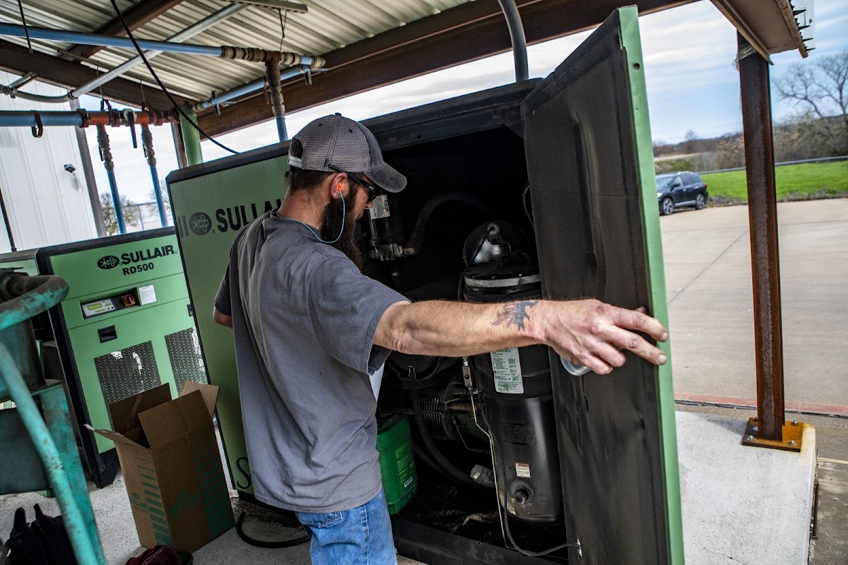 Hitachi Air Center - Compressor-Pump & Service