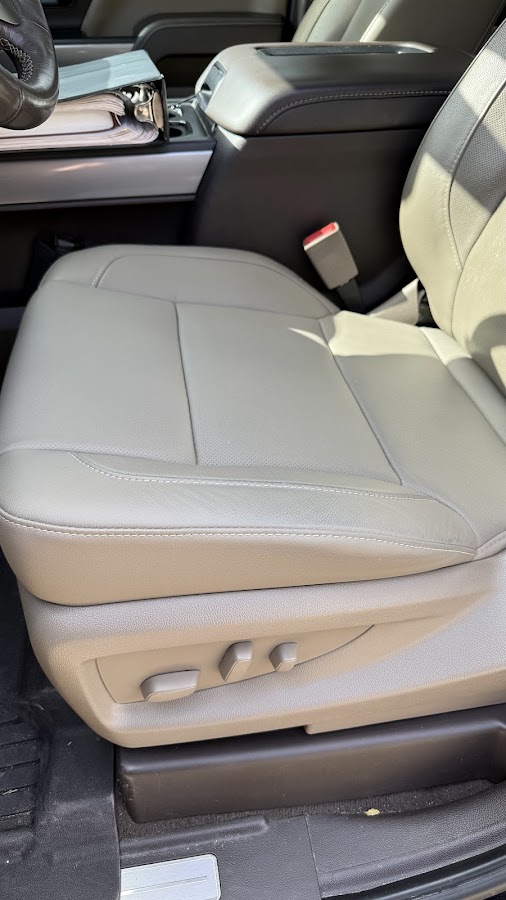 Acey's Upholstery & Top Shop Inc.