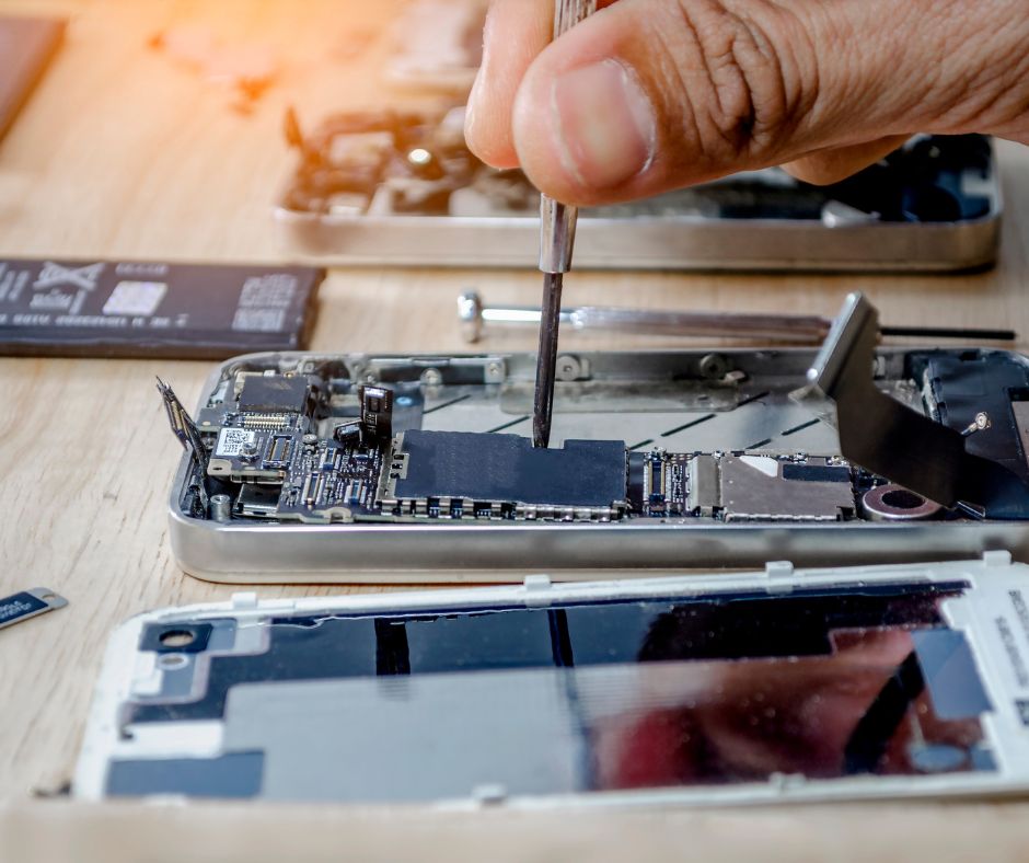 First Aid Phone Repair | iPhone Repair San Antonio - Tablet & MacBook Repair - Game Console & Ps5 Repair