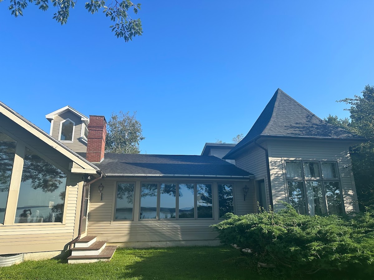 B W & Sons Roofing Inc