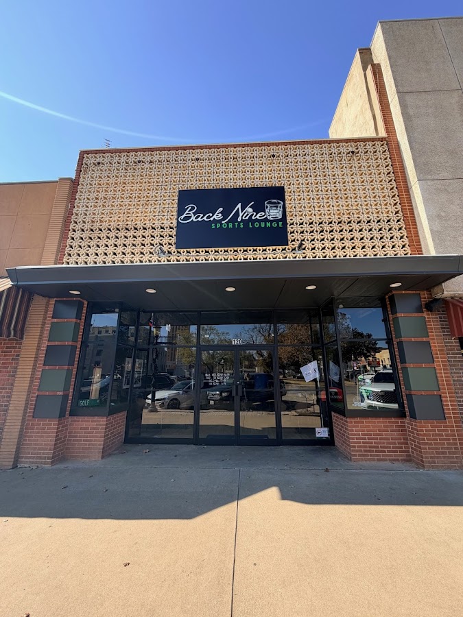 the Back Nine Lounge