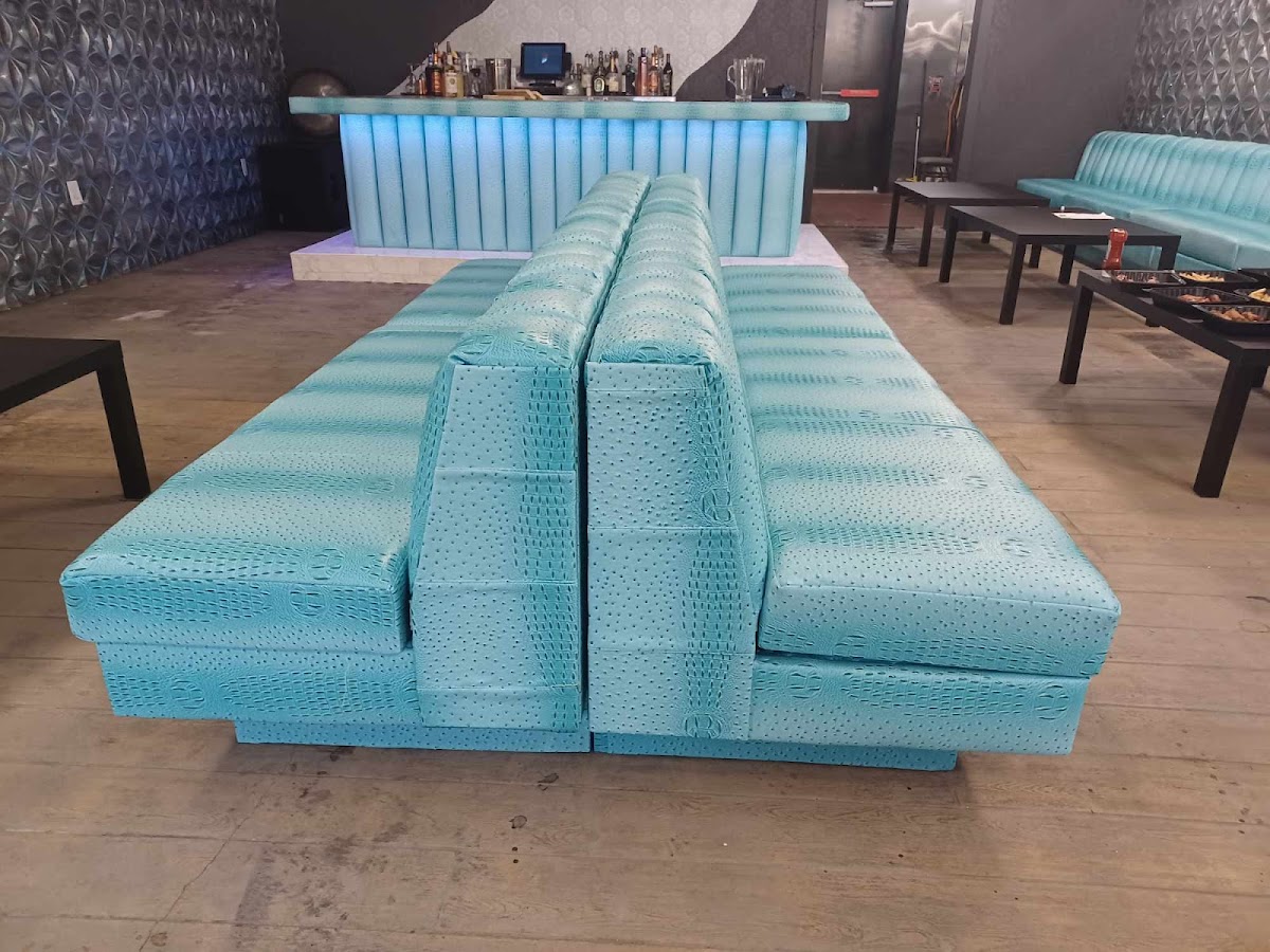 Custom Slipcover & Upholstery