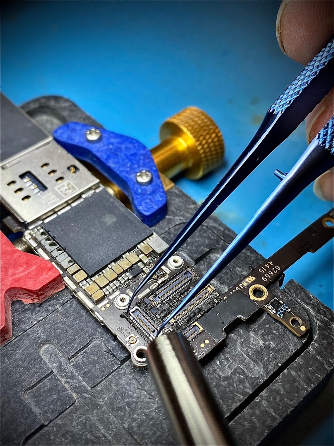 iFx4u - iFx4u Charging Port Repair in Colton, CA photo