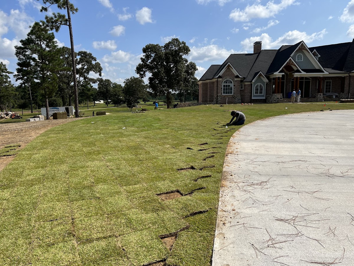 Gonzalez Pinestraw & Landscaping LLC